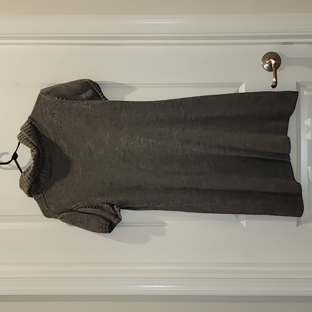 🚨 Gray argyle short sleeve sweater dress - Picture 2 of 2